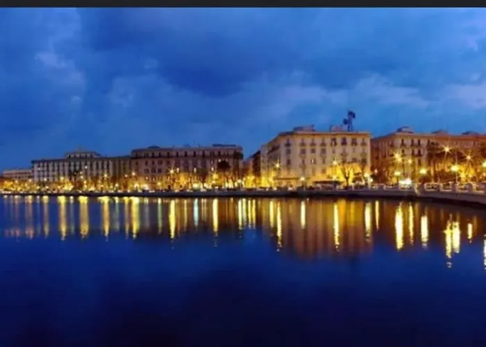 ゲストハウス La Storia